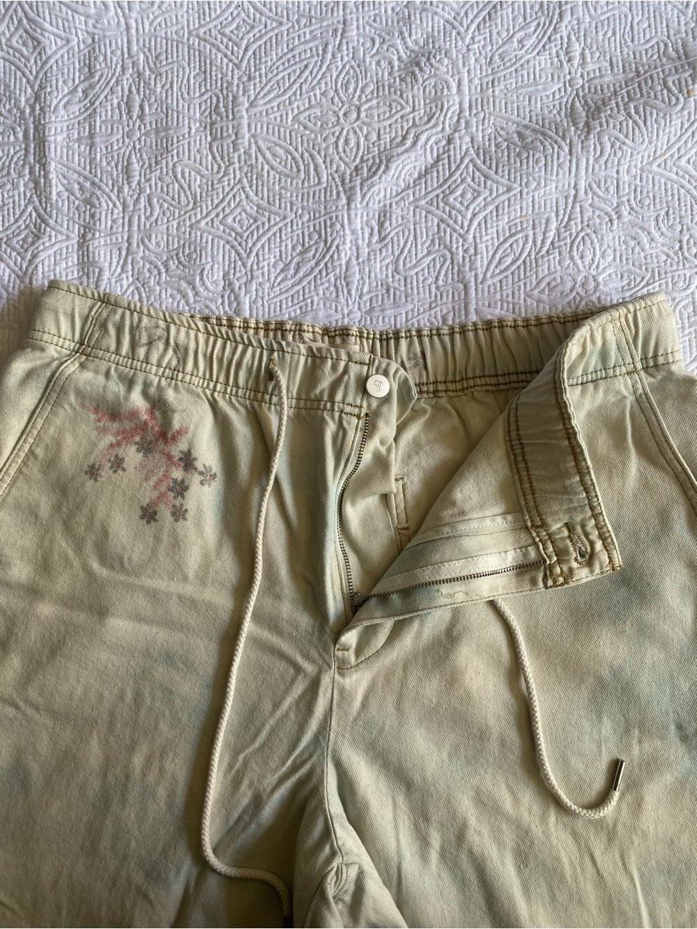 Pilcro Casual Pants with Zen Motifs - Picture 3 of 6